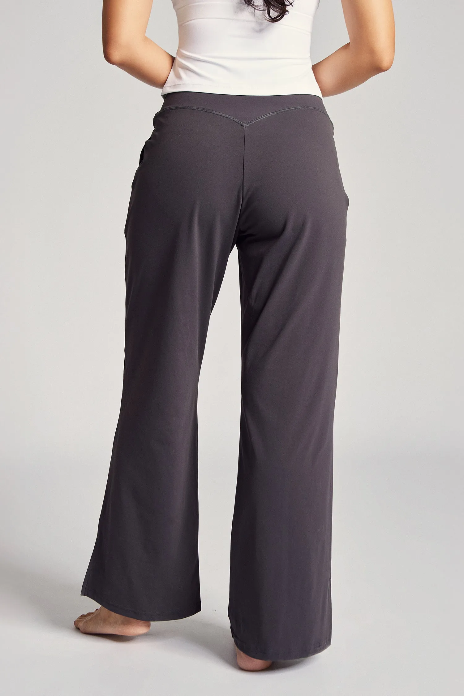 Soft Touch City Walk Morning Jog Pro Athlete 24/7 Wide Leg Pants in Moon