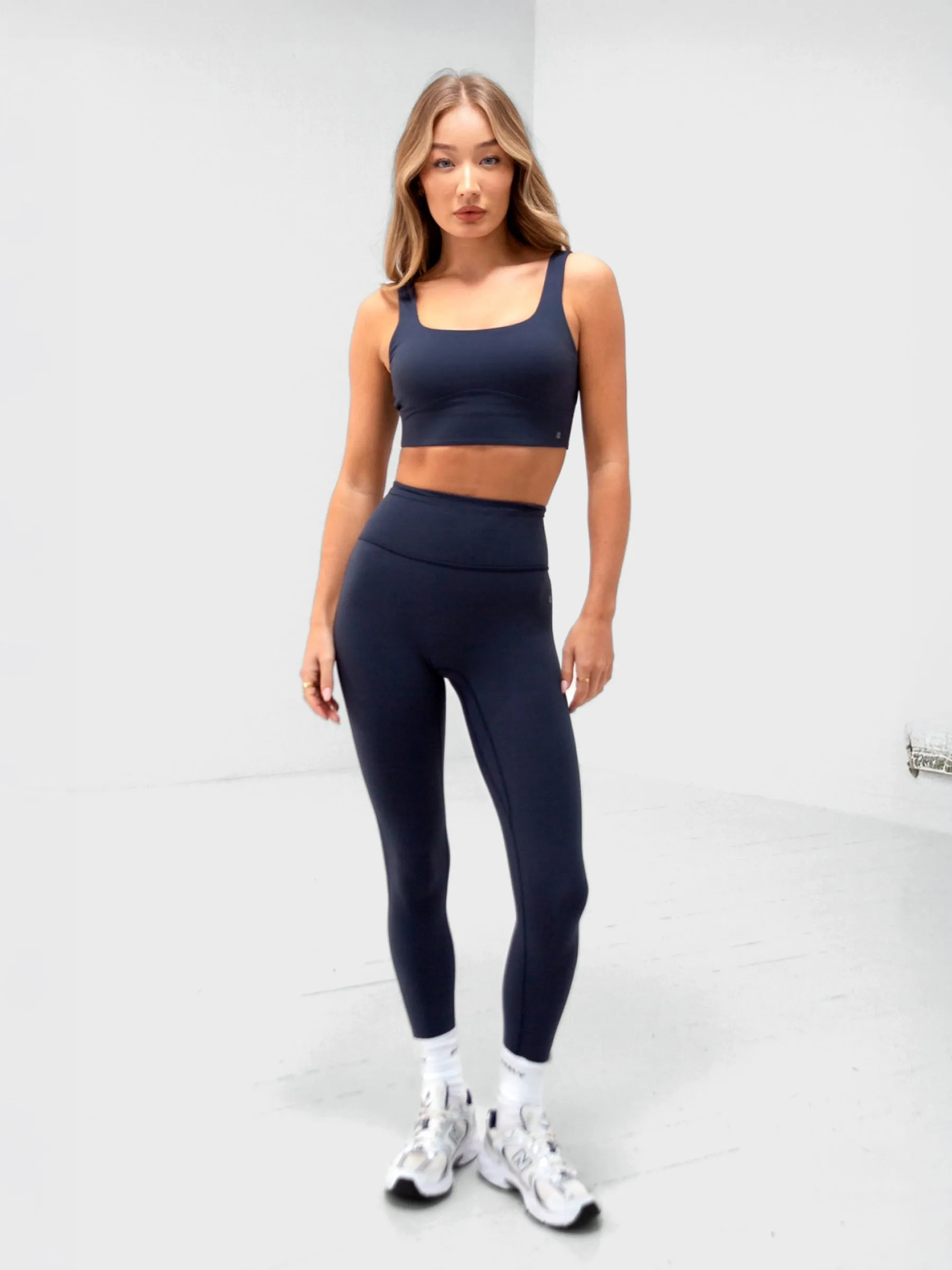 Body-Conforming Fit Non-Slip Closure Apex Pro Sports Bra - True Navy
