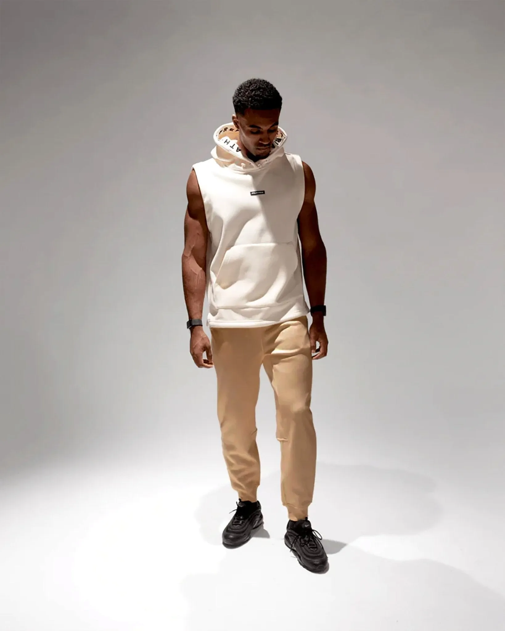 [ULTRALUX] Offline Joggers - Latte Urban Look Odor Control Treatment