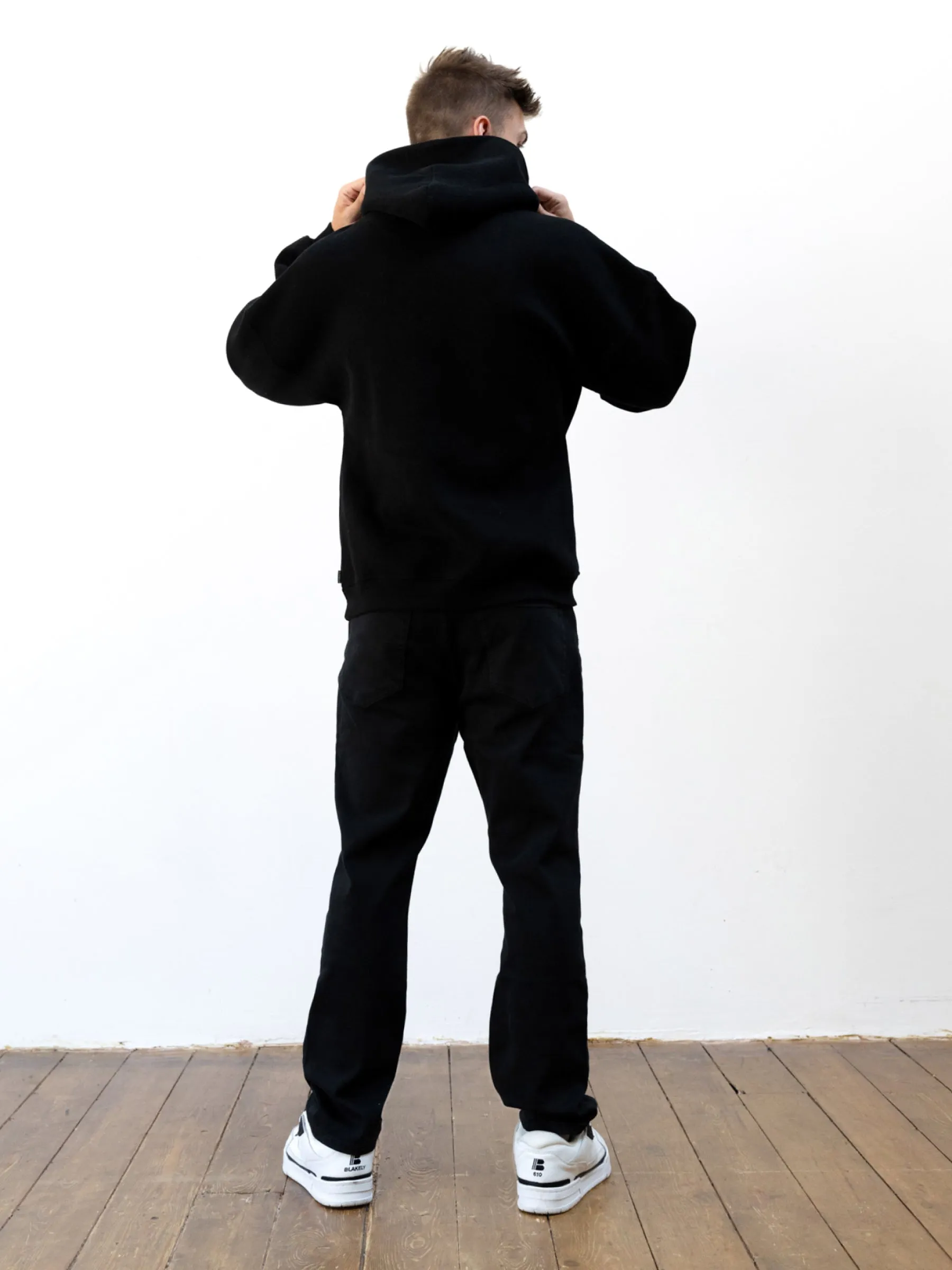 Quick Dry Material Embroidered Logo Studio Relaxed Hoodie - Tonal Black