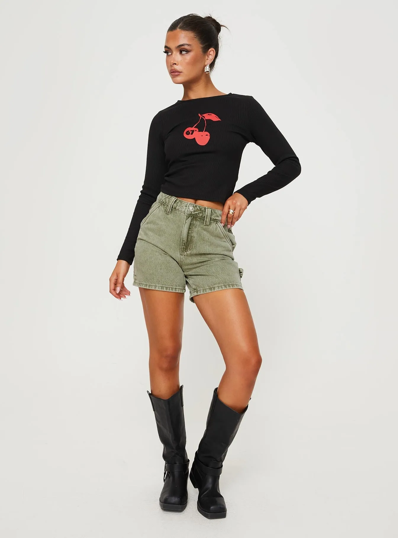Lou Carpenter Denim Shorts Washed Green Bead Soul Mature Charm