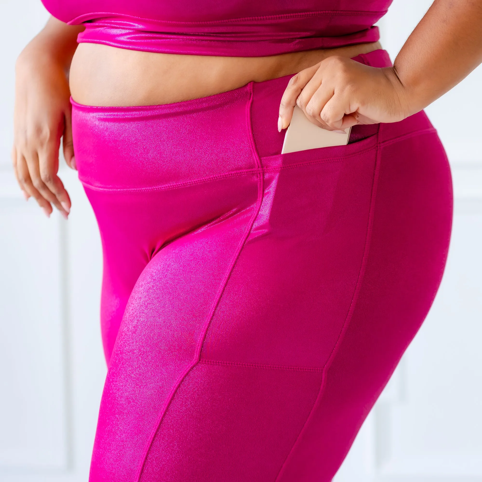 Everyday Look Breathable Fabric Beach Walk Garnet Jewel Leggings