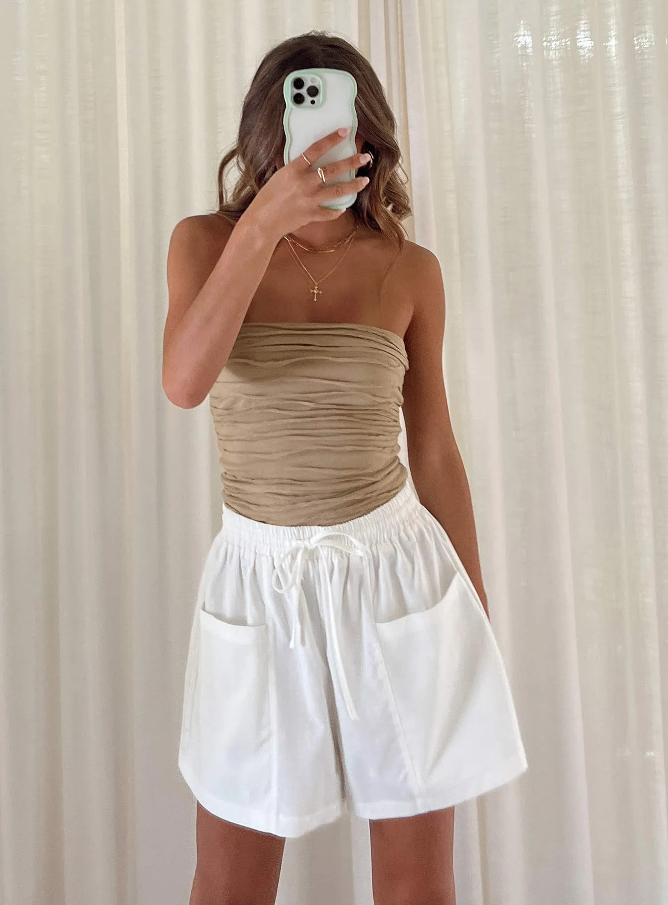 Brunie Shorts White Glass Fit Tight Core