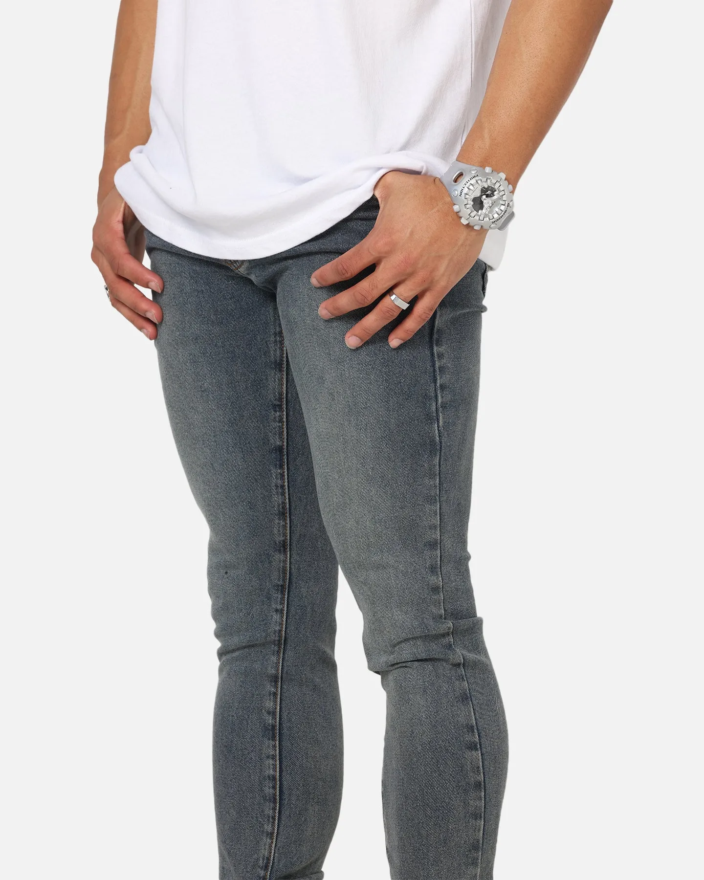 Smart Casual Classic Wear Modern Minimalist Creative Look Saint Morta Dynasty Jeans Dirty Denim