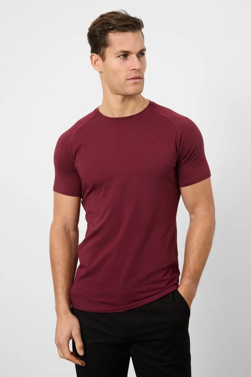 Premium Athletic Fit T-shirt In Burgundy Urban Streetwear