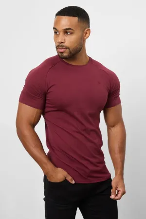 Classic Wardrobe Premium Athletic Fit T-shirt In Burgundy