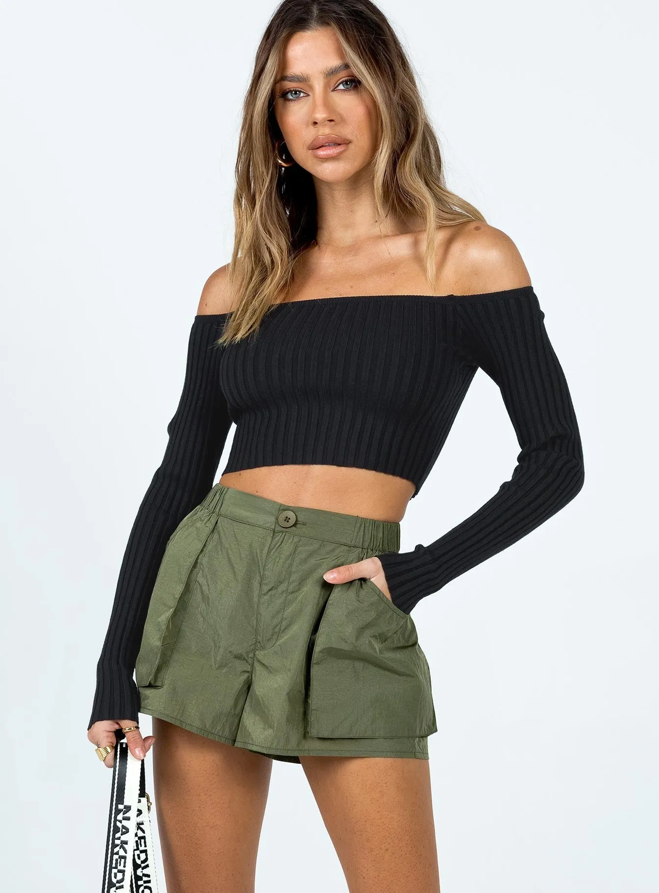 Damian Cargo Shorts Khaki Basic Core Couple Look