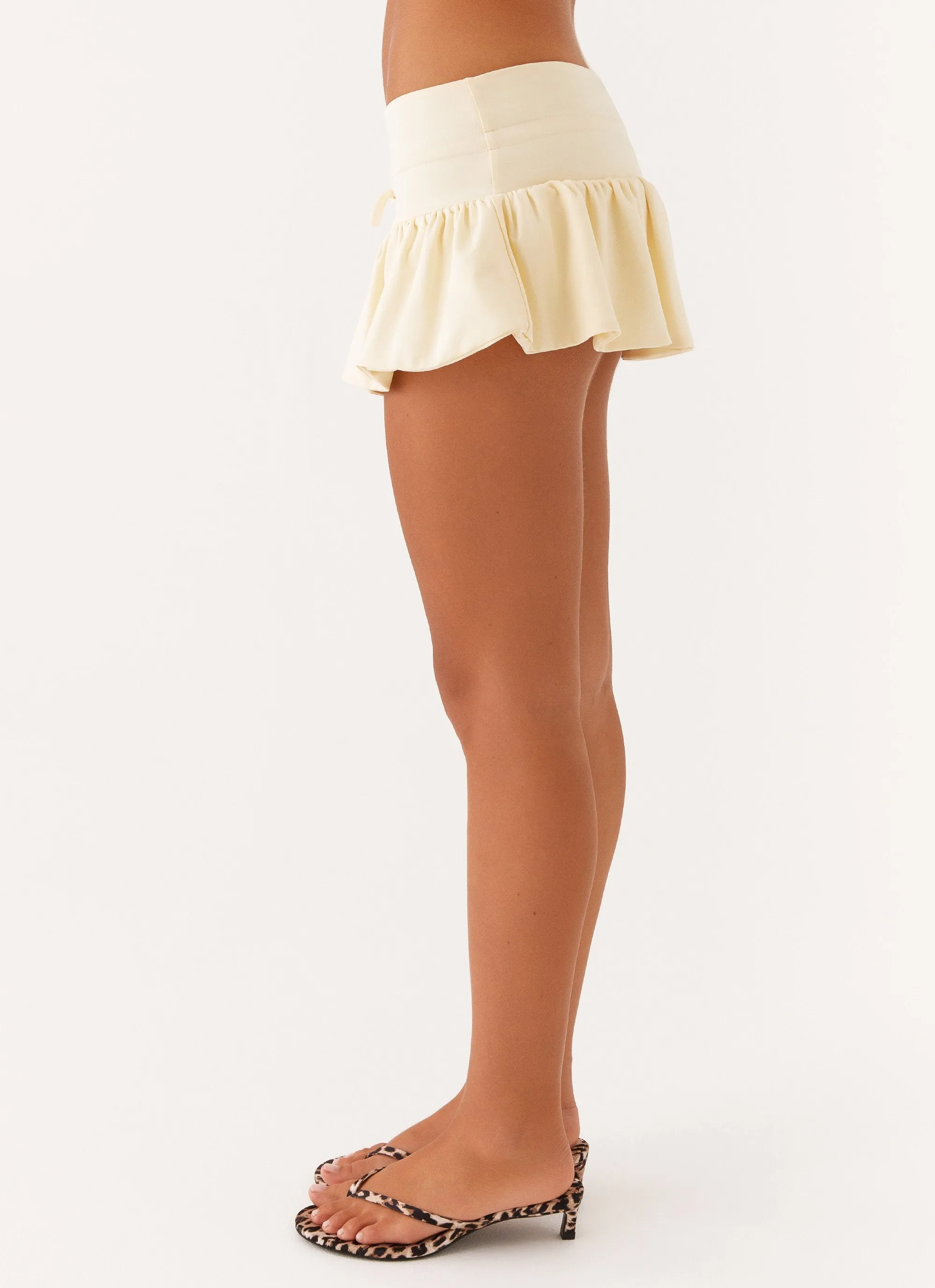 Landon Mini Skort - Lemon Trendy summer outfit