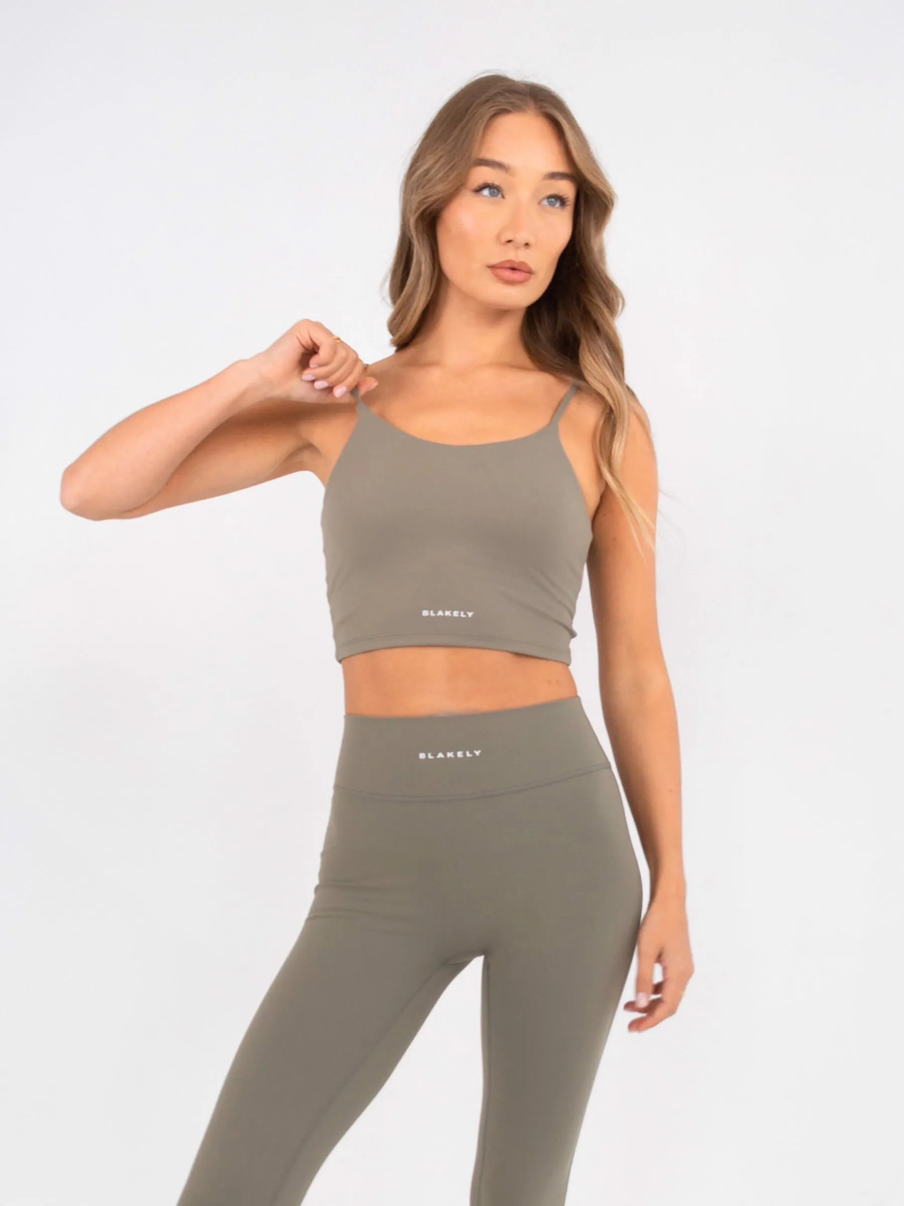 Lower body workouts Yogis Ultimate Sculpt Bra - Safari Green