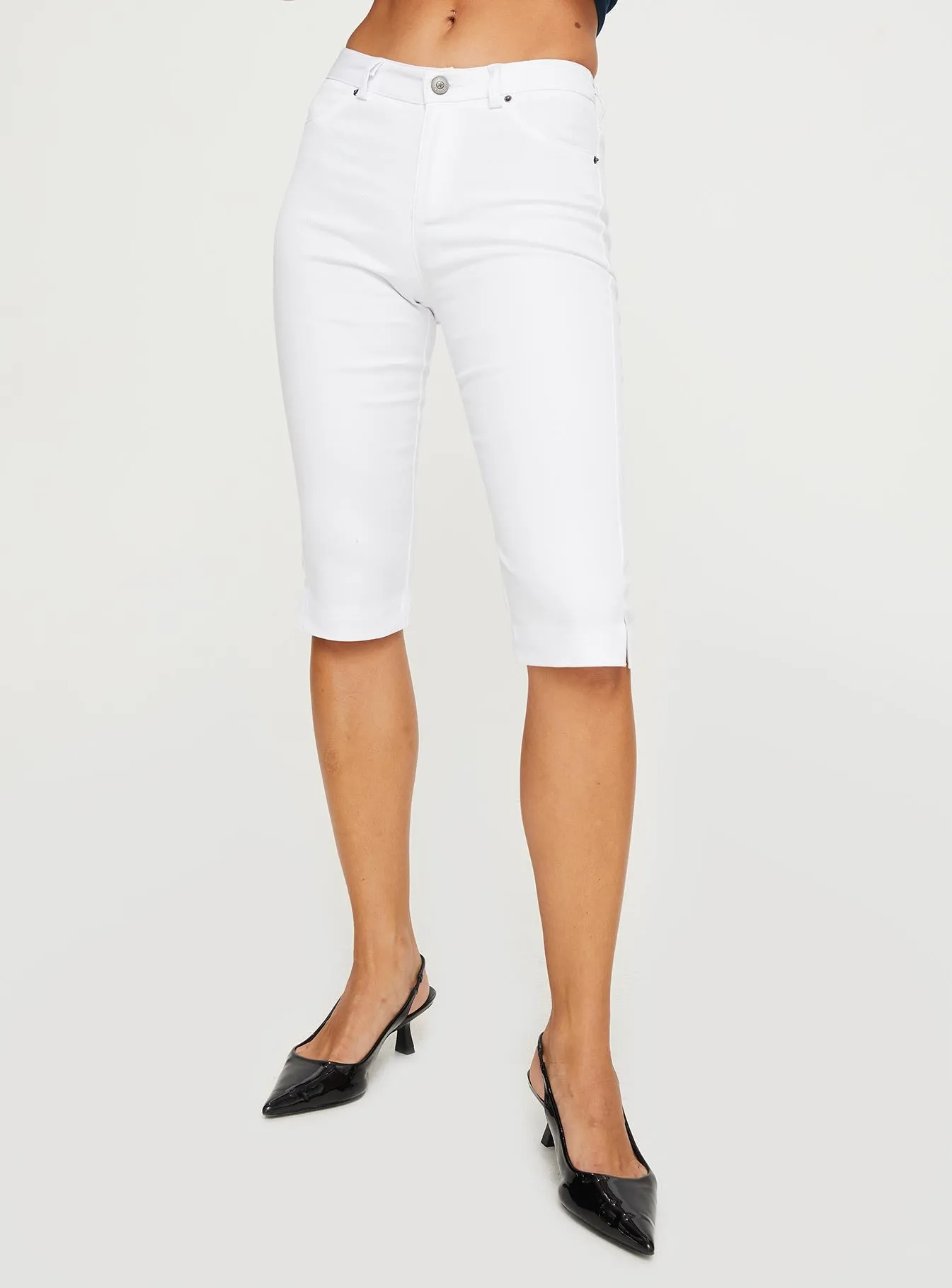 LightweightWeave yoga mode Meet Me Capri Pants White